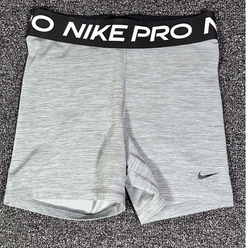 Nike Pro Dri-FIT Womens Gray Heathered Compression Shorts Size M 4.5 Inch Inseam
